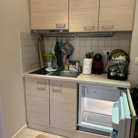 At The Seaside سوزوبول