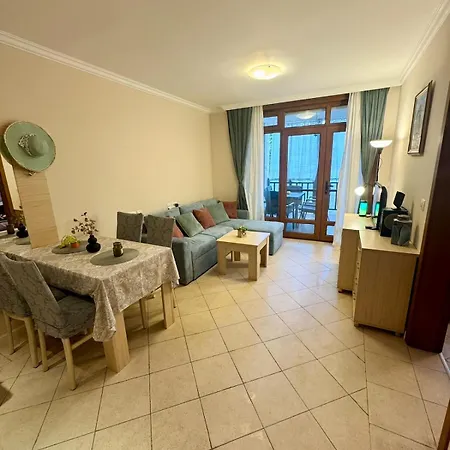 At The Seaside * سوزوبول